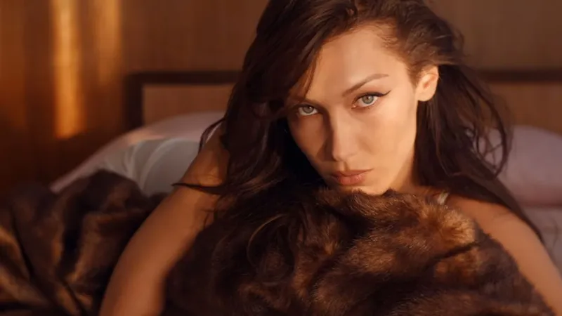 Bella Hadid'in Şaşırtan Form Sırrı: Baklava Aşkı!