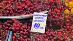 Bu fotoğraf yapay zeka ile yapılmadı... Kirazın tanesi 10 liradan satılıyor...