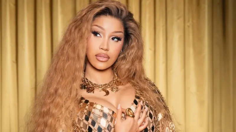 Cardi B'nin Şok İtirafı: Striptizci Olmamı Türk Patronum Söyledi!