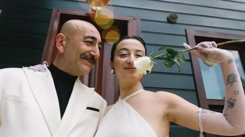 Eşiyle yaş farkı şaşırtmıştı! Melike Şahin'den romantik kutlama
