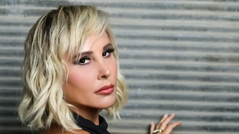 Funda Arar'dan Şok Değişim! Sarı Saçlara Elveda mı Dedi?