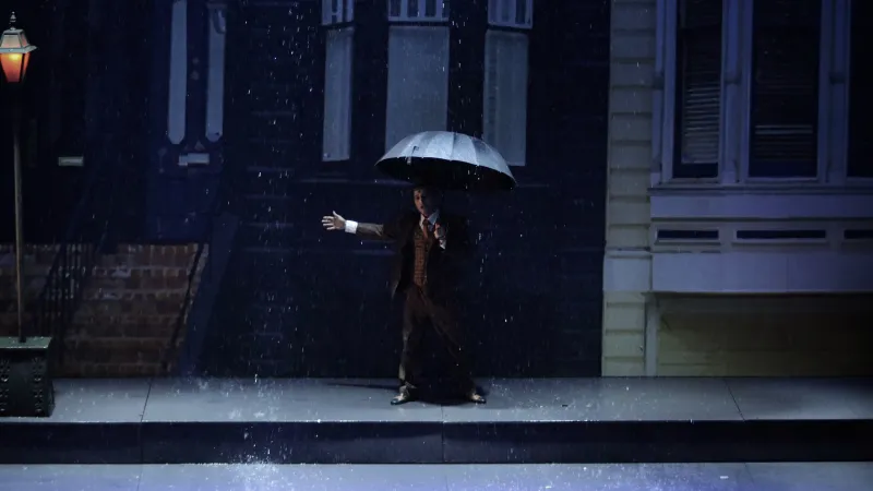 Hollywood'un romantik komedisi "Singin' in the Rain" müzikali sanatseverlerle buluşacak
