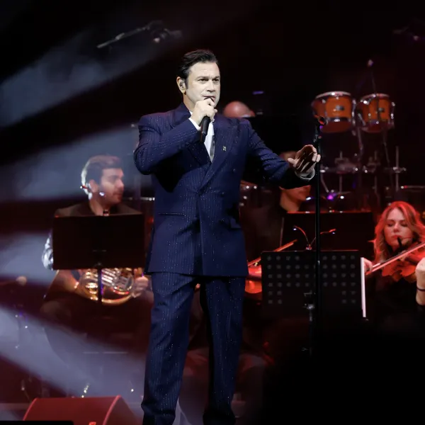 Mario Frangoulis So In Love turnesiyle Türkiye'nin dört bir yanında