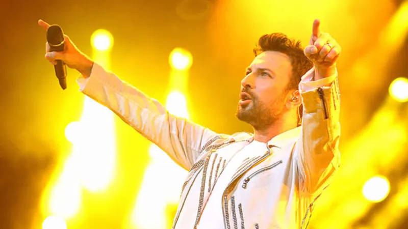 Tarkan Yılbaşı Konseriyle Rekor Kırdı! 2 Saatte 14 Milyon TL