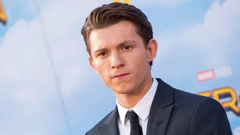 Örümcek Adam Setinden İlk Görüntüler! Tom Holland Sırrı Bozdu