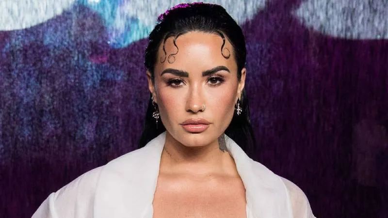 Ünlü şarkıcı Demi Lovato evlendi