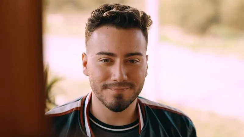 Enes Batur YouTube'u Bıraktı mı? Şok Kararın Ardındaki Sır!